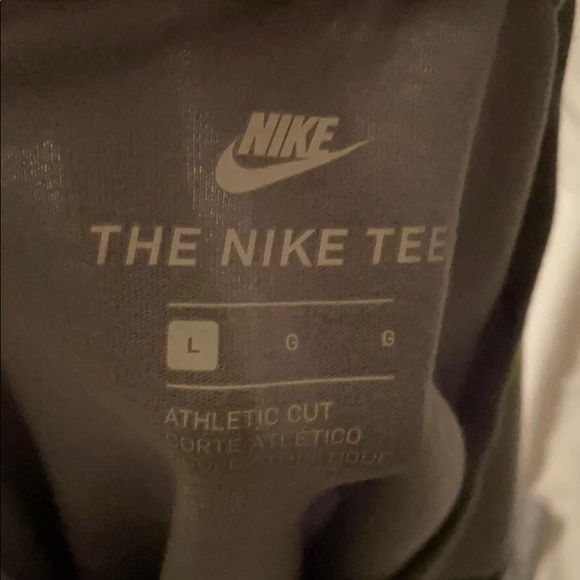 Grey Nike tee with black logo - Picture 3 of 3